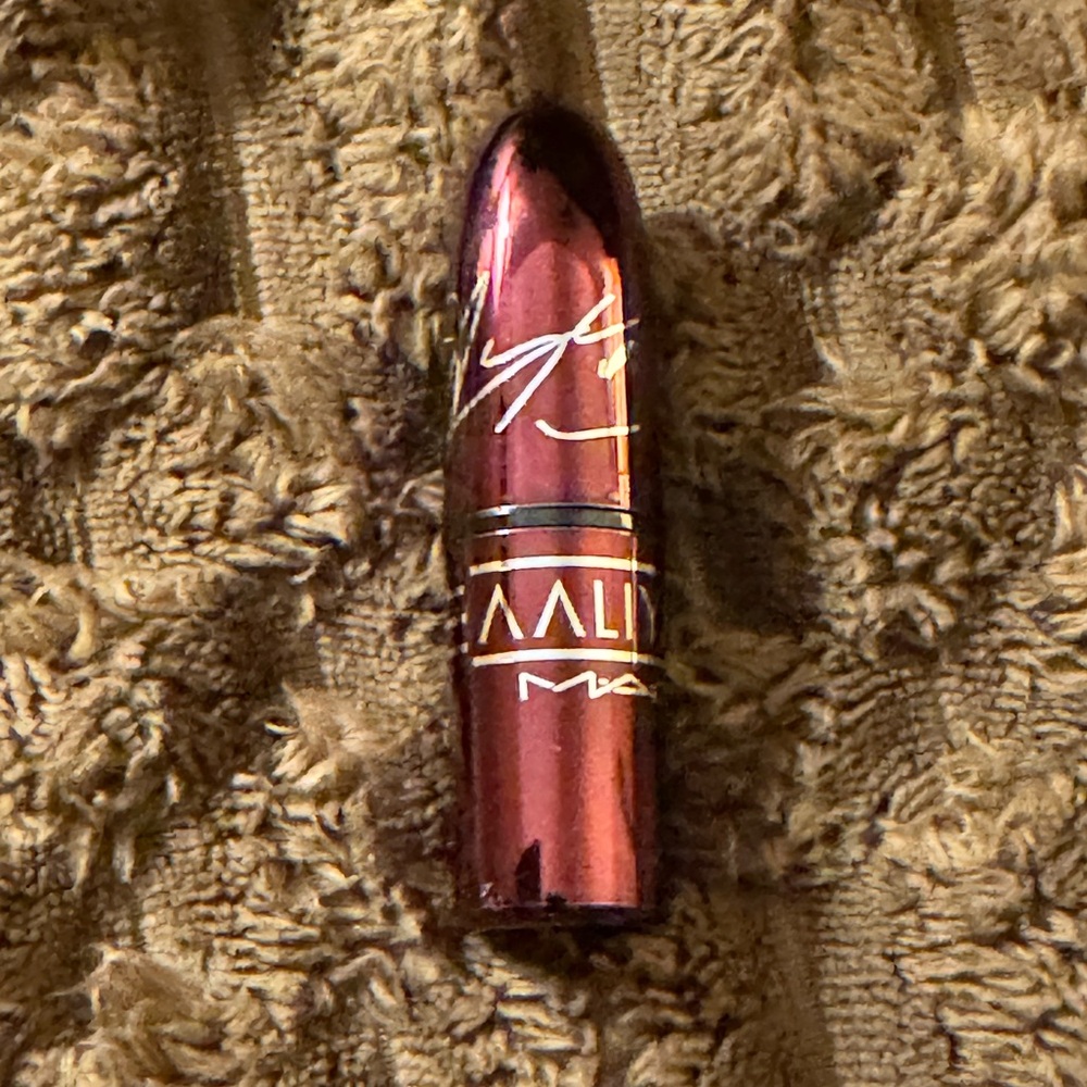 MAC AALIYAH - MORE THAN A WOMAN Lipstick New in Box 3g/.10oz Full Size - Picture 5 of 10